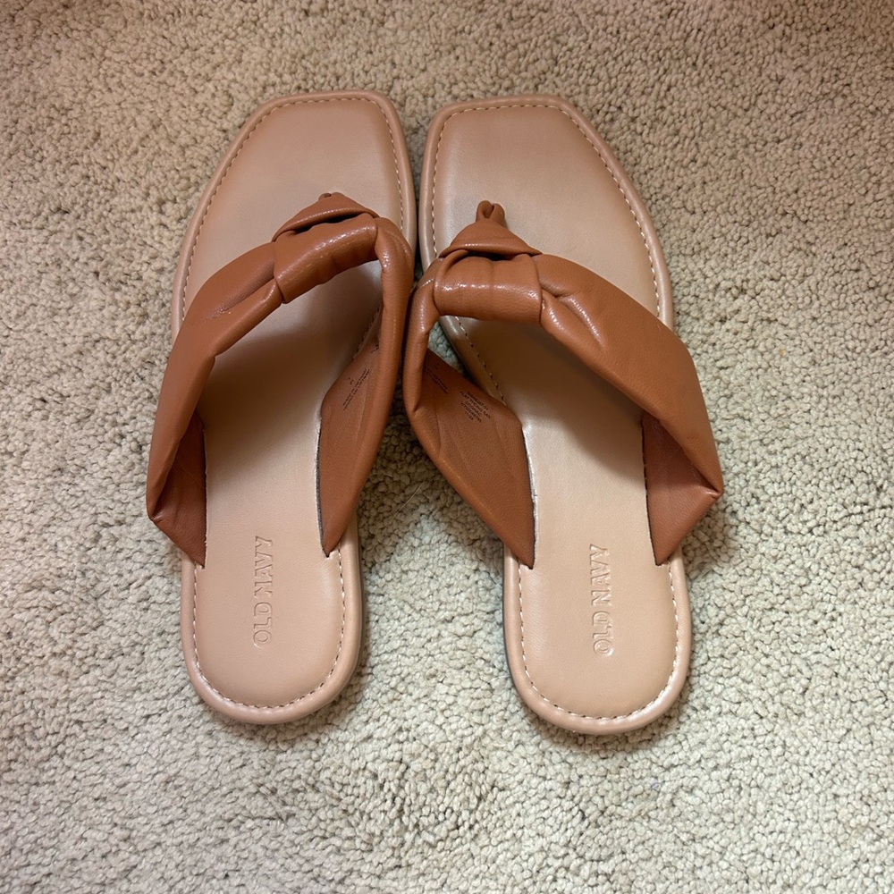 Old Navy Flat Flip Flop Thong San Cognac